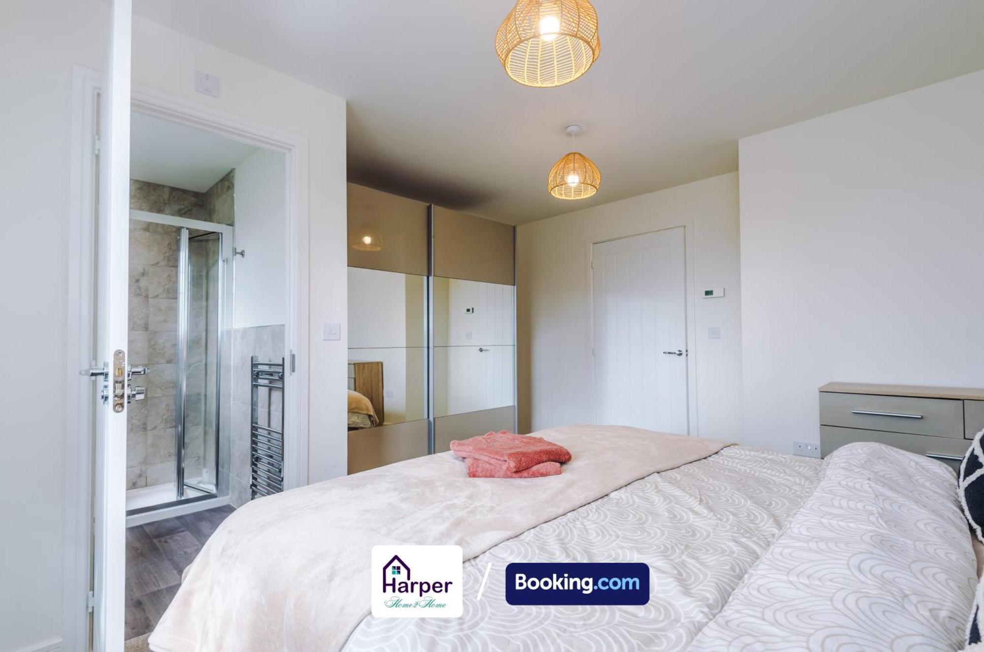 Hough Green Prime Location 3 Storey By Harperletting Short Lets & Serviced Accommodation Chester With Driveway Long Or Short Stays מראה חיצוני תמונה