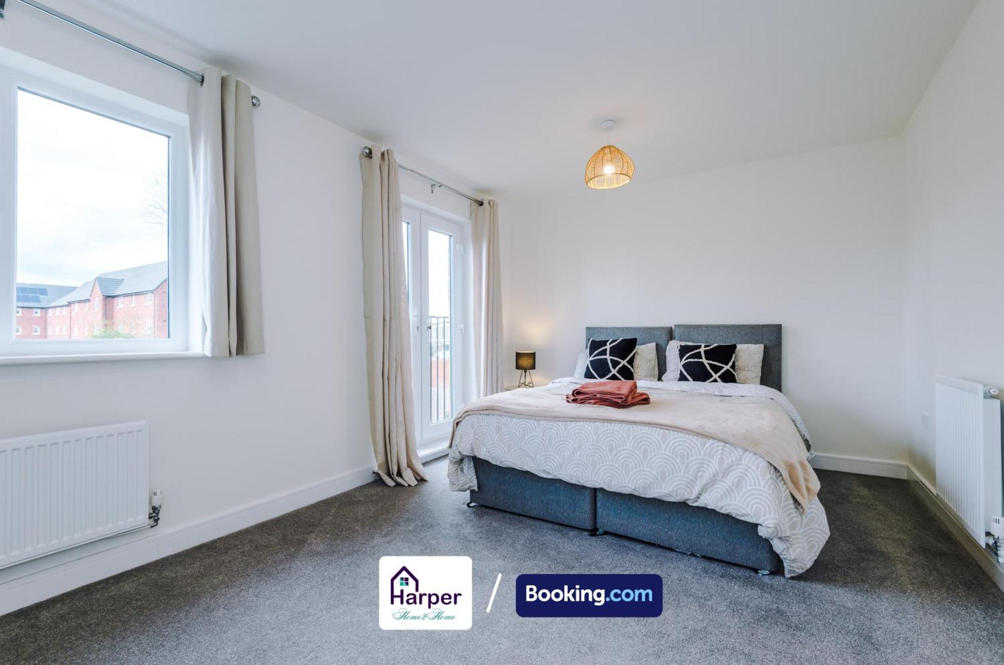Hough Green Prime Location 3 Storey By Harperletting Short Lets & Serviced Accommodation Chester With Driveway Long Or Short Stays מראה חיצוני תמונה