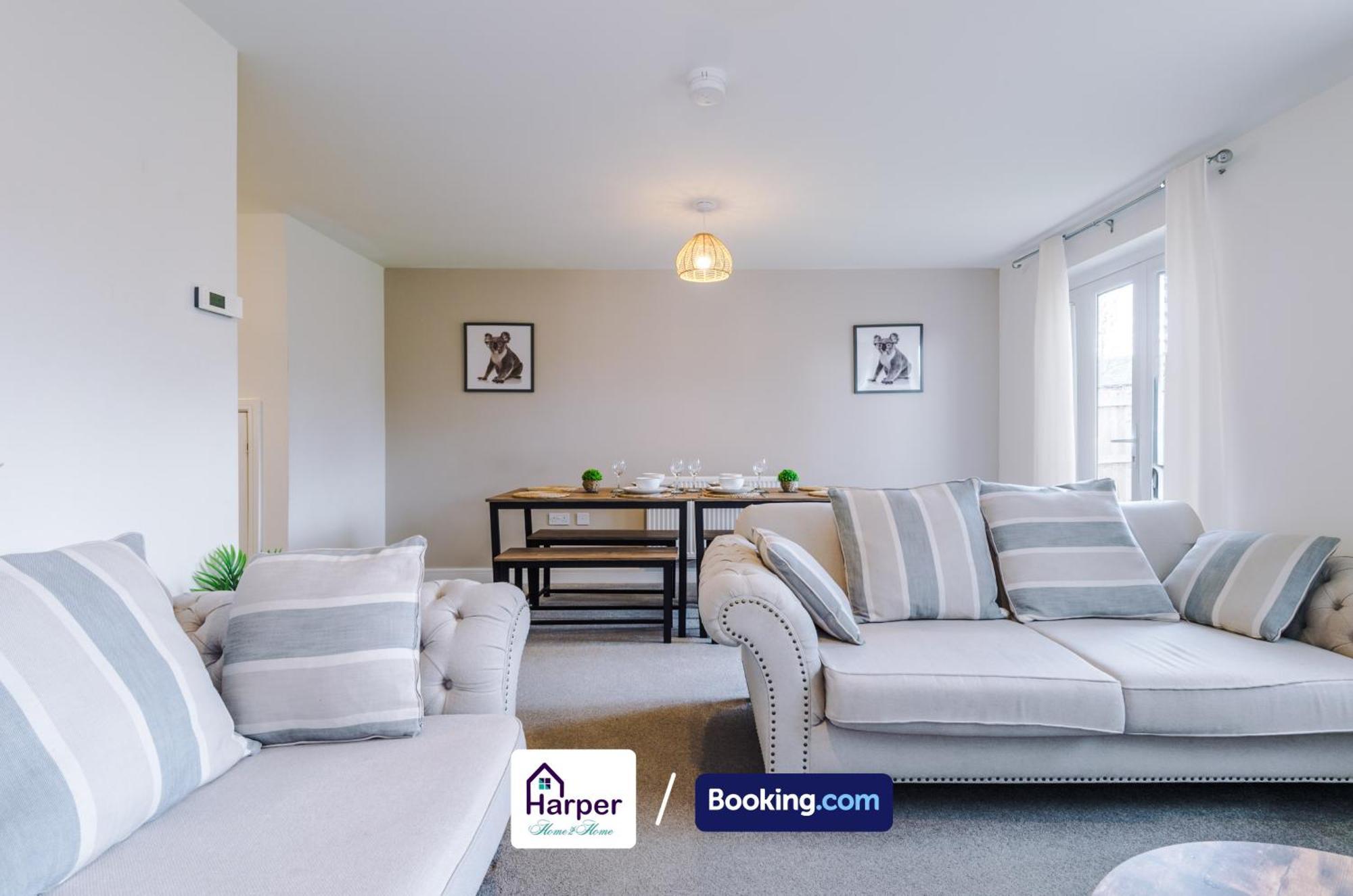 Hough Green Prime Location 3 Storey By Harperletting Short Lets & Serviced Accommodation Chester With Driveway Long Or Short Stays מראה חיצוני תמונה