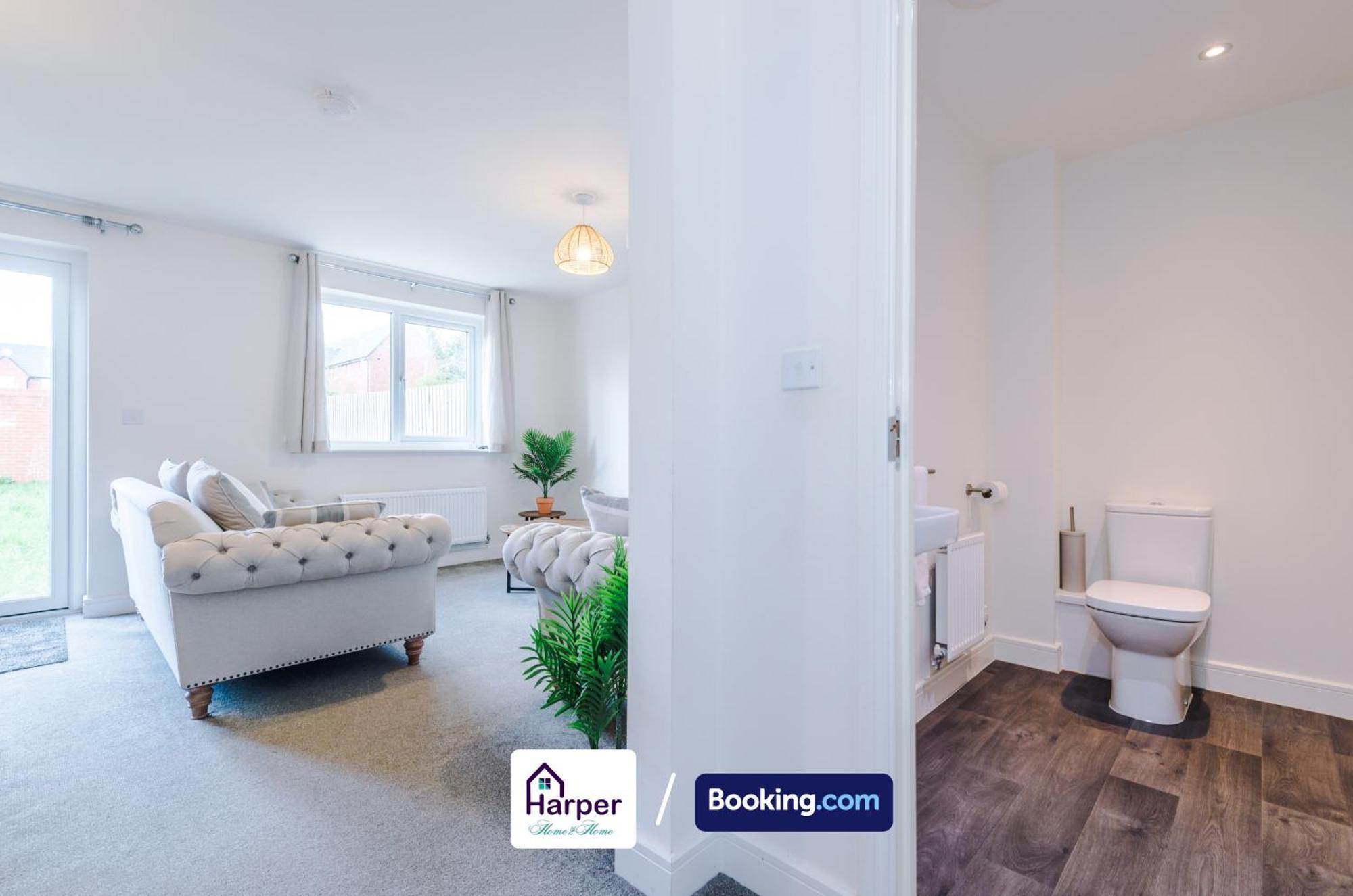Hough Green Prime Location 3 Storey By Harperletting Short Lets & Serviced Accommodation Chester With Driveway Long Or Short Stays מראה חיצוני תמונה