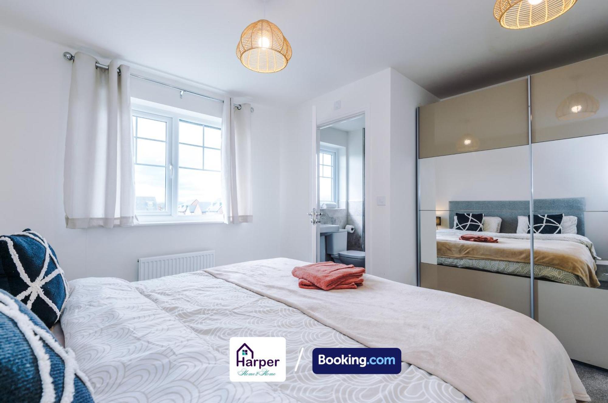 Hough Green Prime Location 3 Storey By Harperletting Short Lets & Serviced Accommodation Chester With Driveway Long Or Short Stays מראה חיצוני תמונה