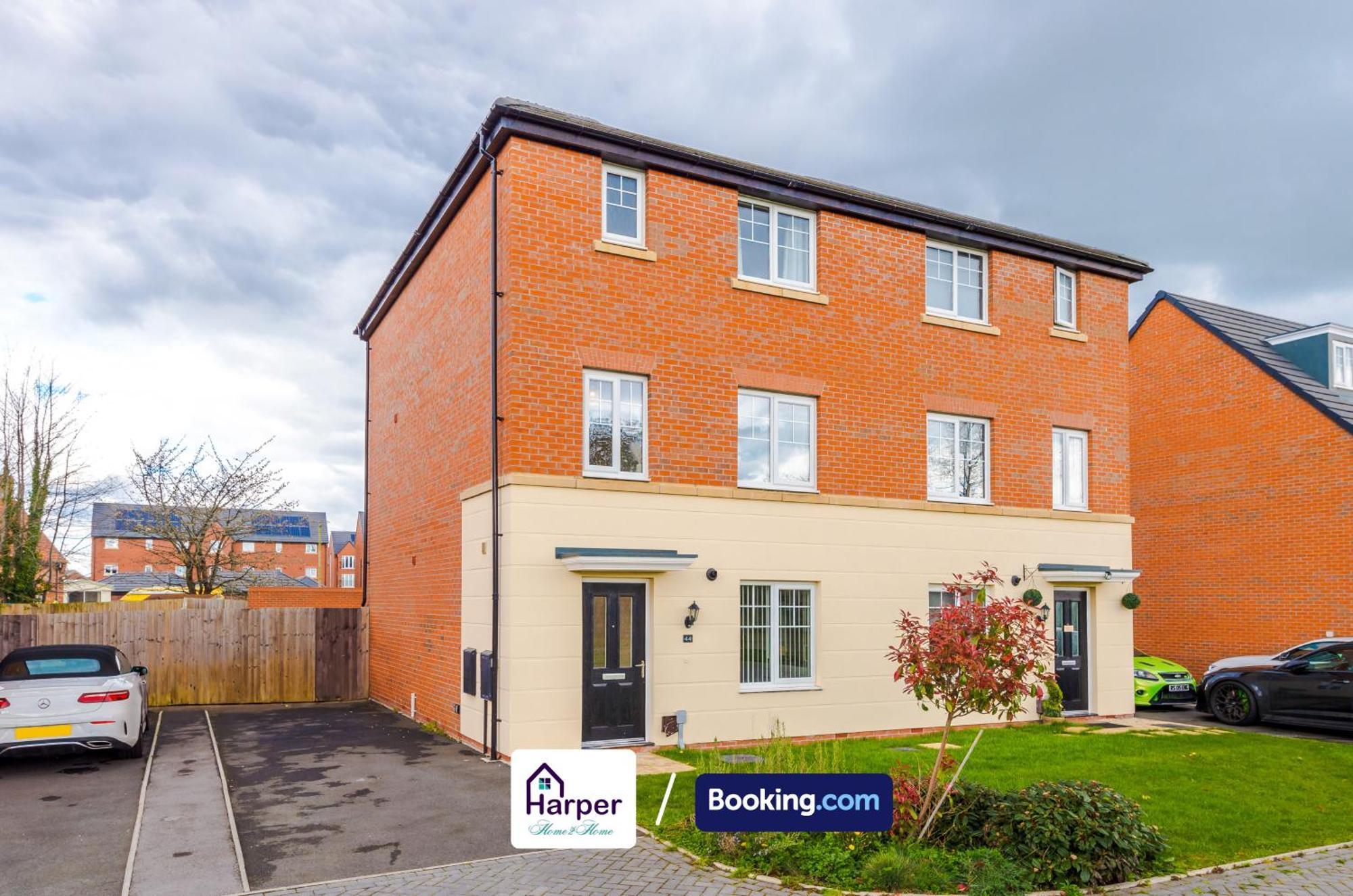 Hough Green Prime Location 3 Storey By Harperletting Short Lets & Serviced Accommodation Chester With Driveway Long Or Short Stays מראה חיצוני תמונה